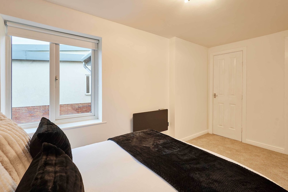 Host Stay Parkside Apartment