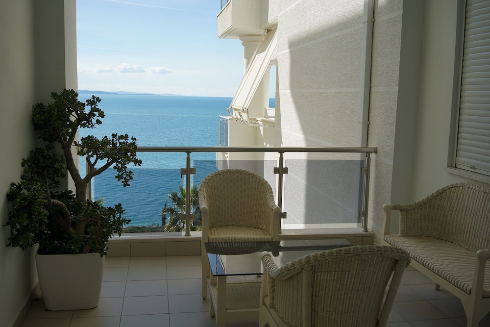 Limani Deluxe Apartments