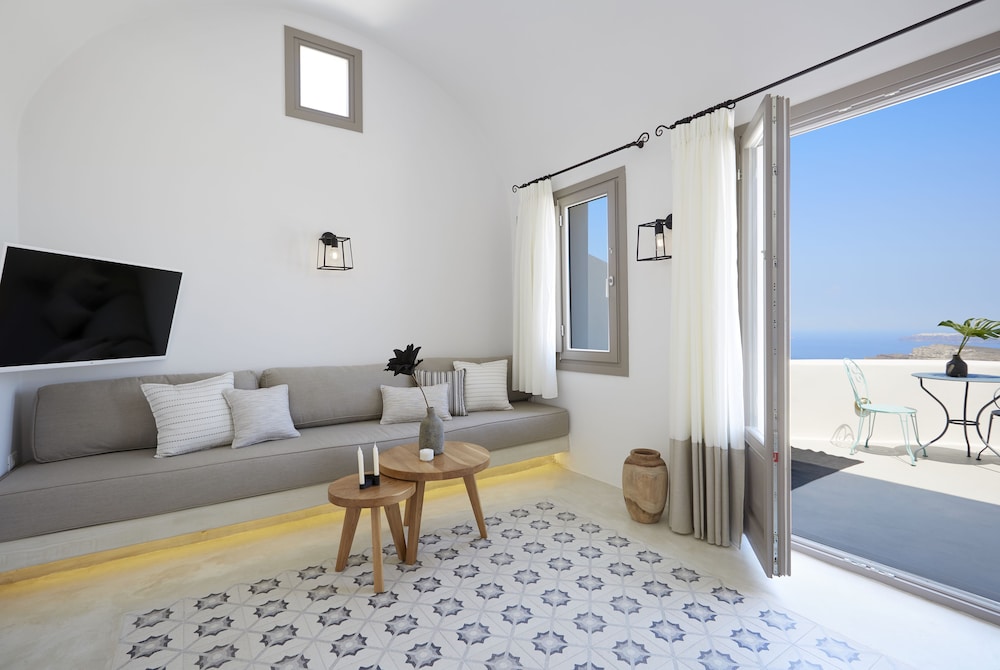 White and Co. La Torre Suites
