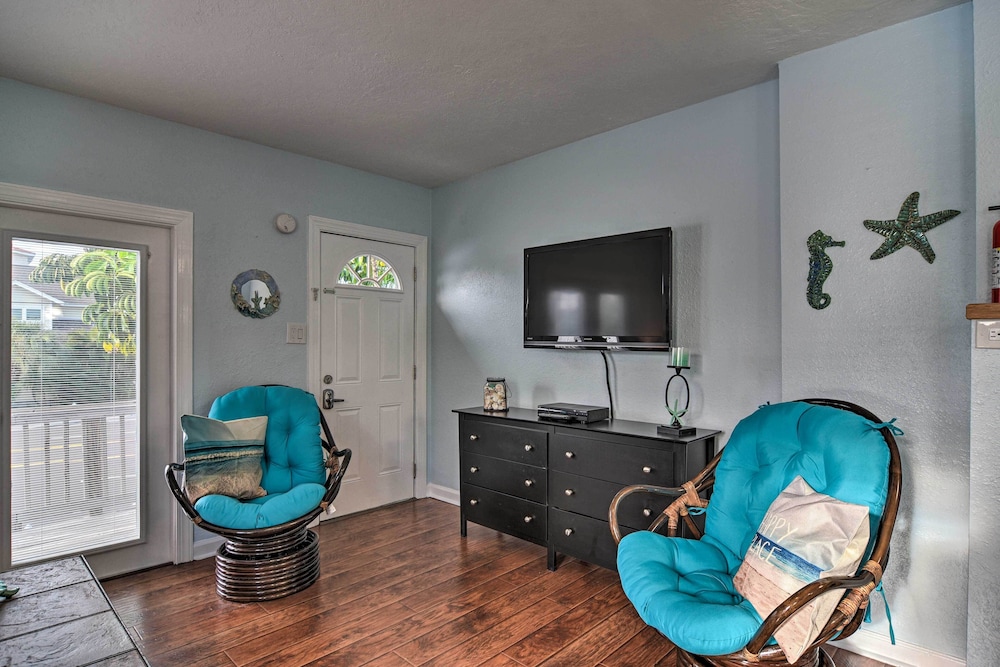 Condo w/ Community Pool - Walk to Madeira Beach! view 2