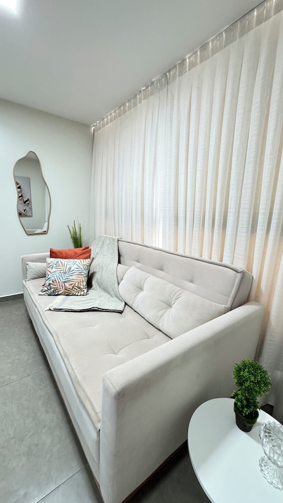 FLAT VIP SOLON MANAIRA