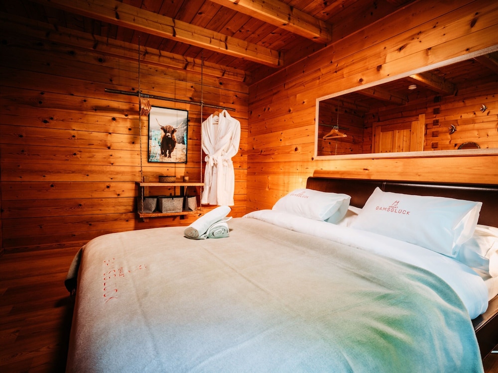 Hideway Chalet Gamsgluck With Pool and Sauna