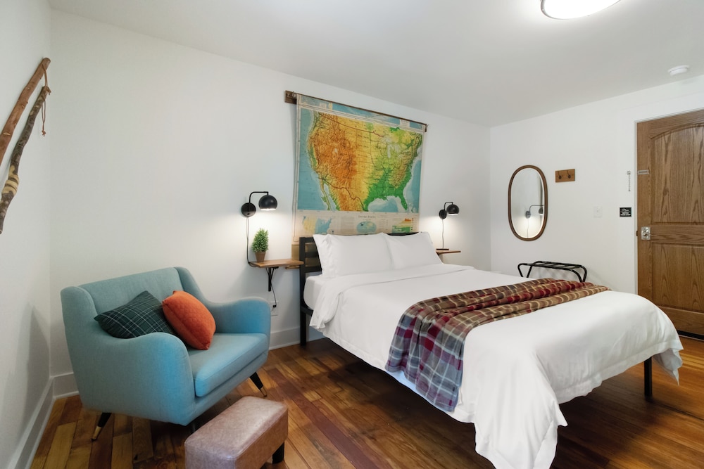 The Commercial Hotel