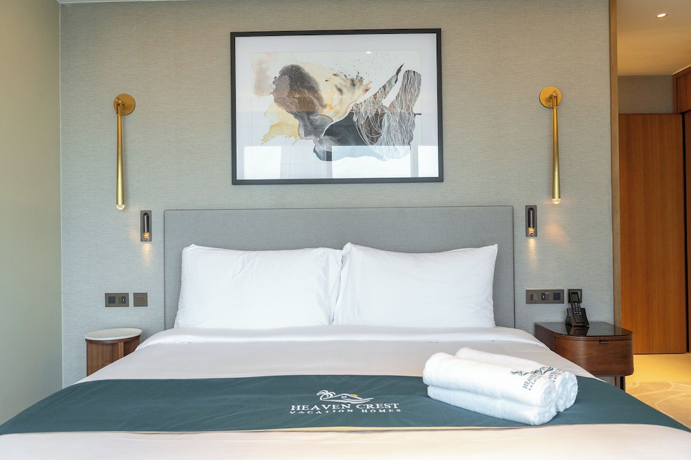 Address Residences Dubai Opera - Burj Khalifa City Views 2 & 3-Bedroom Apartment 1 minute walk to Burj Khalifa, Dubai Mall, Dubai Fountain by Heaven Crest