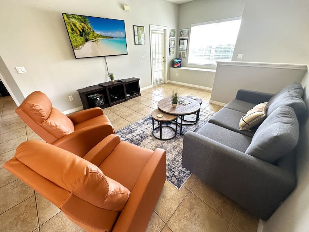 Very Near Disney 3 Bd Condo Walmart 1 min Away