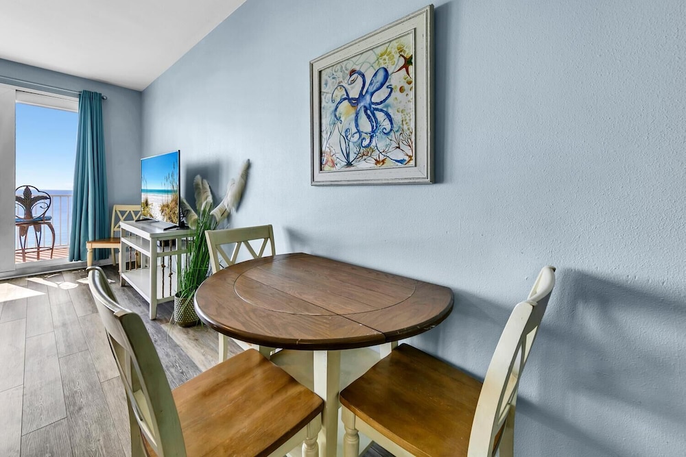 Laketown Wharf 1523