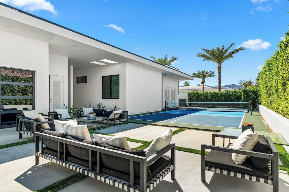 Villa Sleeps 17 w/ Pool, Firepit, Putting Green Bravo Villa 3 by Avantstay