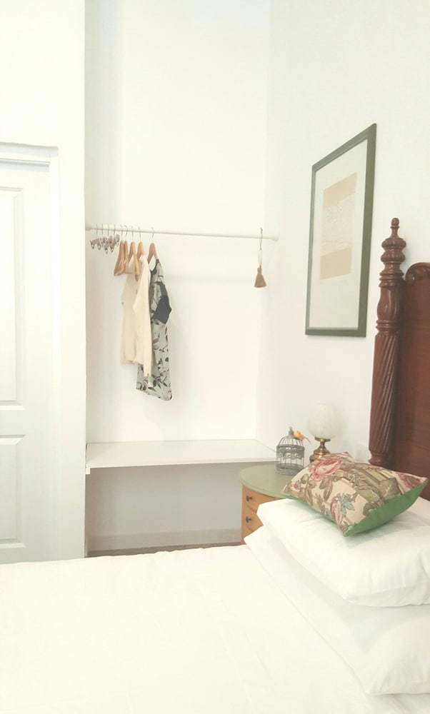 Los Canaritos Guest-House
