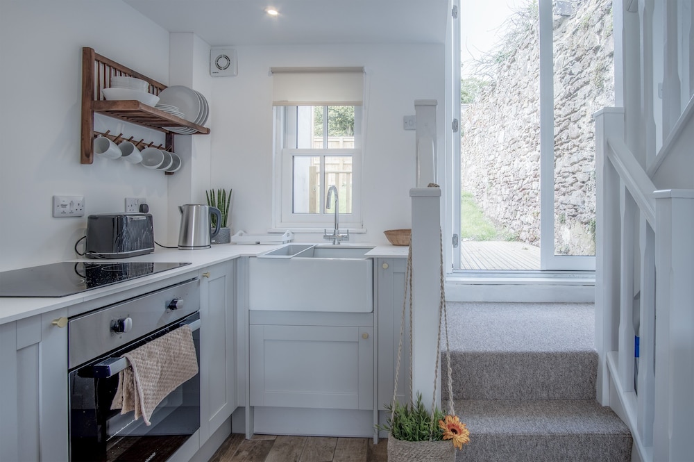 Brook Cottage - 1 Bedroom Cottage - Dale view 5