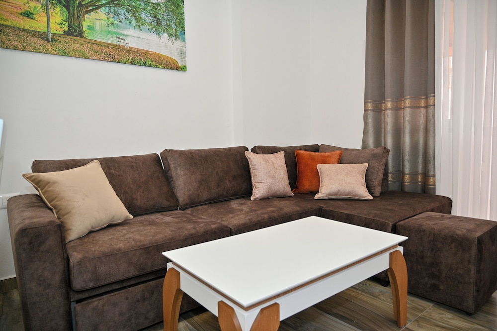 Elite Apartments