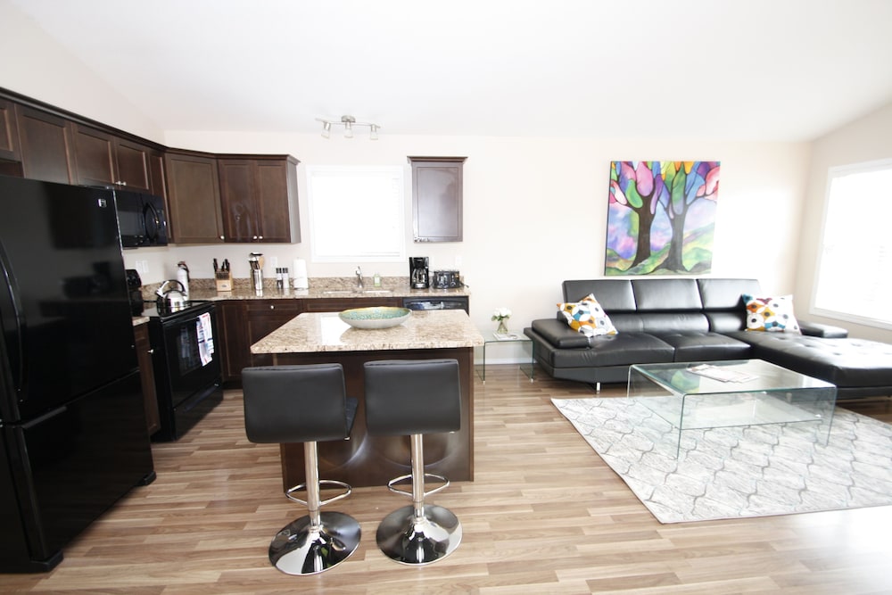 Hampton 3bd 2br near Airport