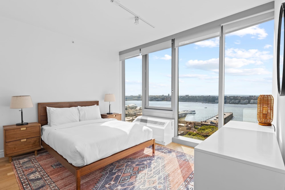 Forte Select by Rove Travel 2BR Midtown West Apt