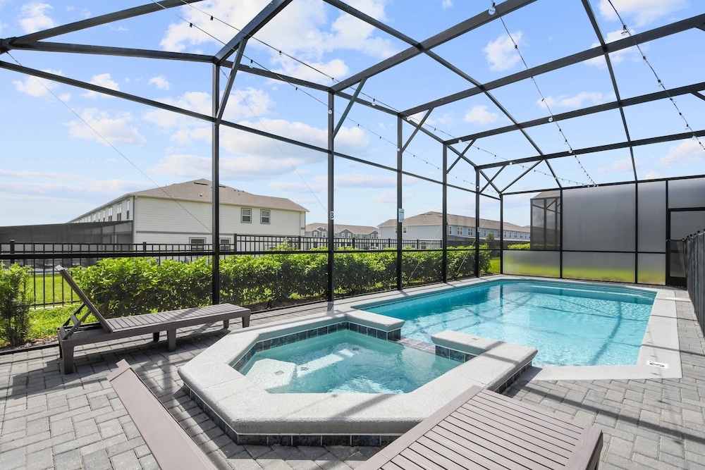 Luxury Stay: Pool, Games, Themed Rooms