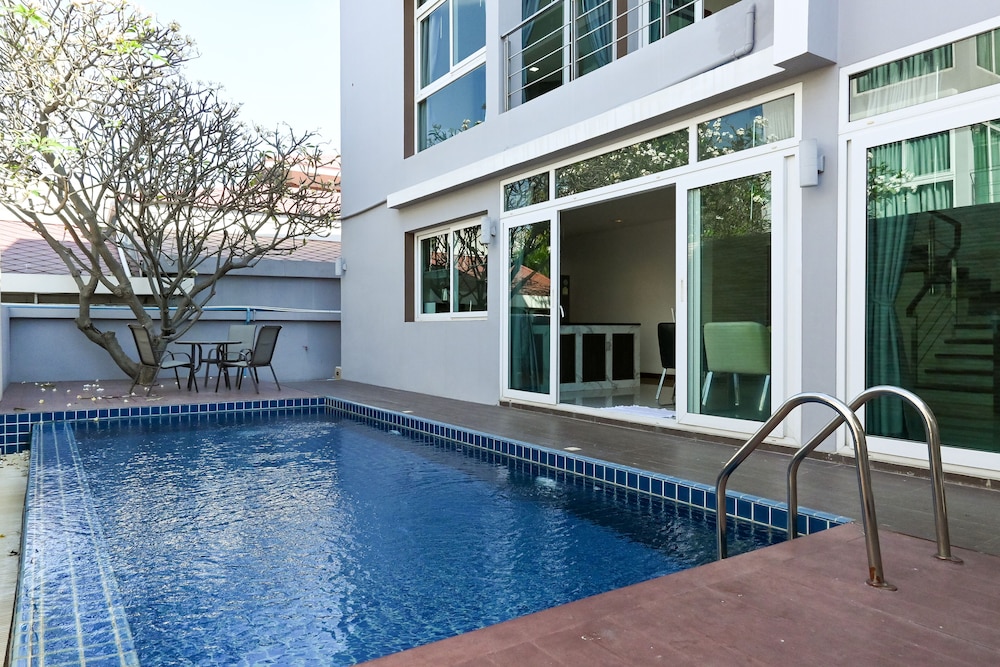 Golden Sea Hua Hin