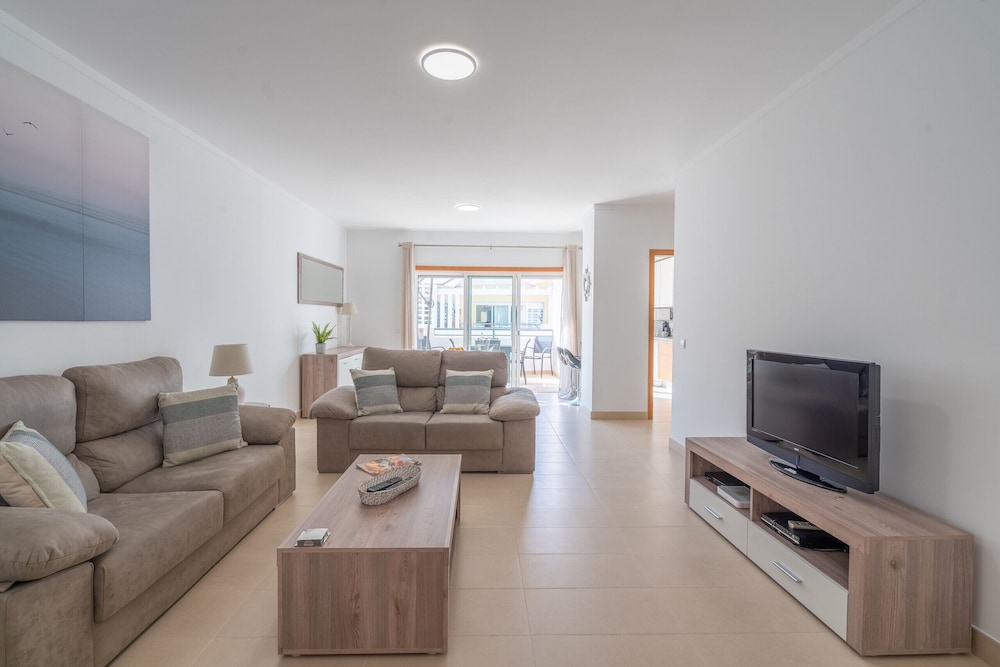 Tavira BAY 3 With Pool by Homing