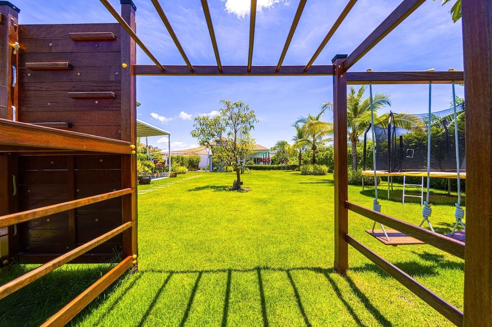 TropicalFamilyVilla w Pool&Garden ML103