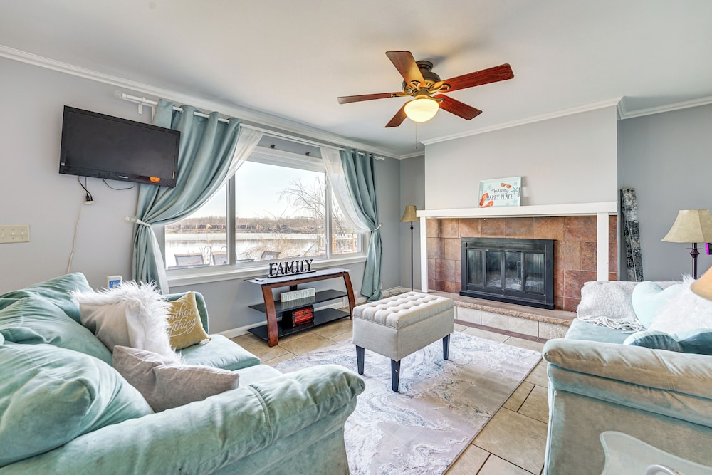 Ice Fishing & Winter Hikes! Belleville Lake House