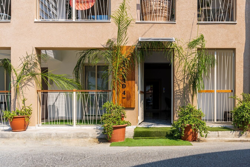 Marble - Studio & Balcony in Larnaca