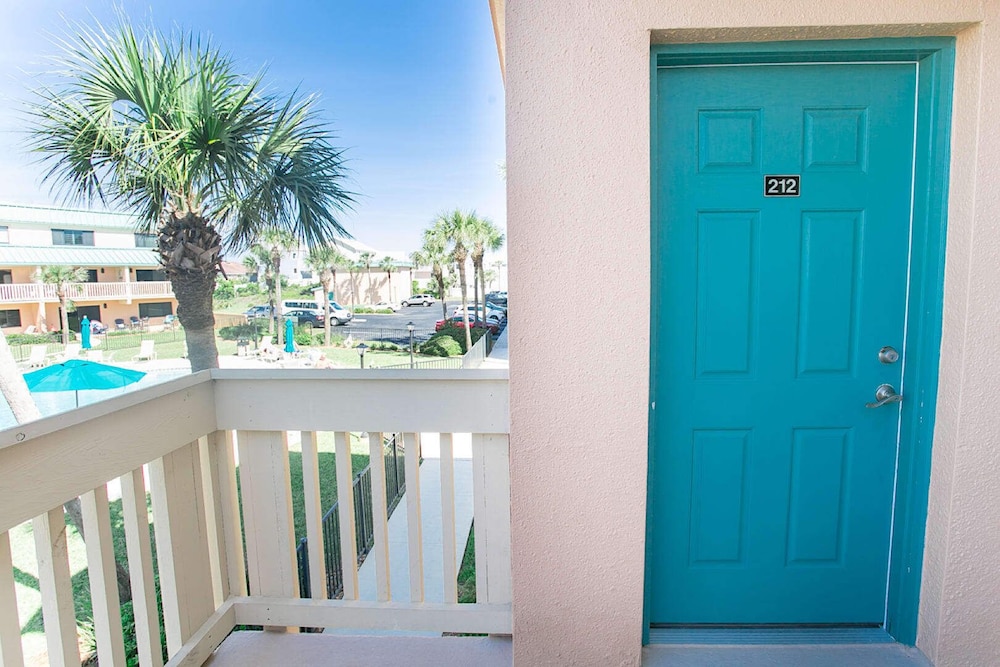 Ocean Bliss: 3BR Mod Haven, St. Aug