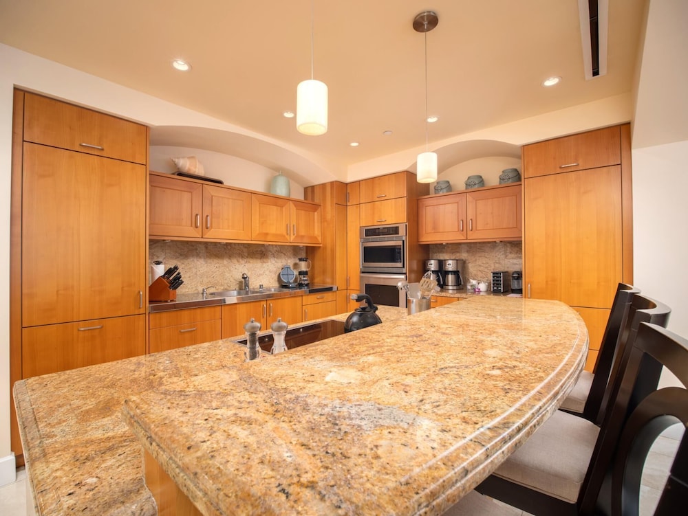 Wailea Beach Villas Penthouse Panoramic Ocean Views KBM Resorts 2 Units, 6 Bedrooms Ml-3485
