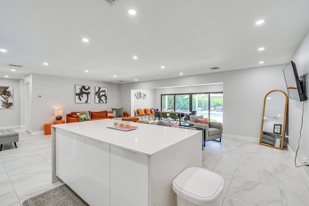 1 Mi to Beach: Modern Cape Coral Home w/ Pool