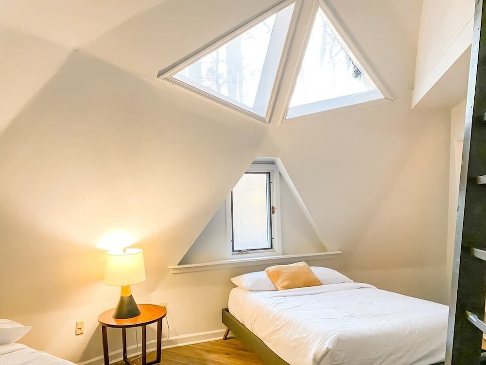 Bell Circle Eccentric Geodesic Dome-home