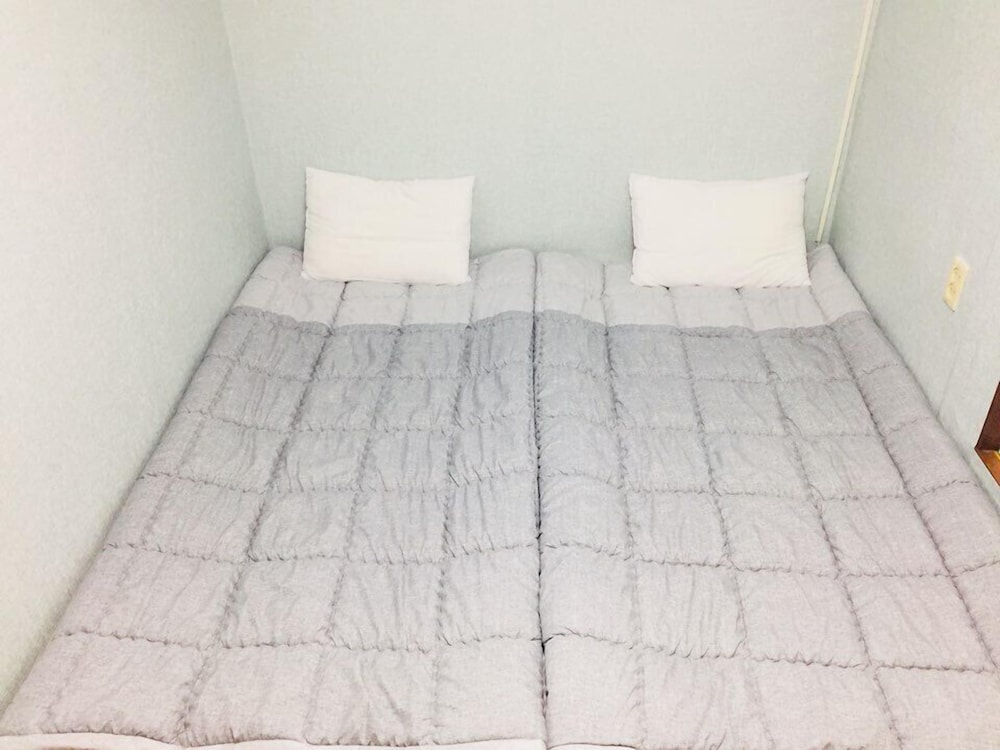 iCOS Guesthouse 1 for Female - Hostel