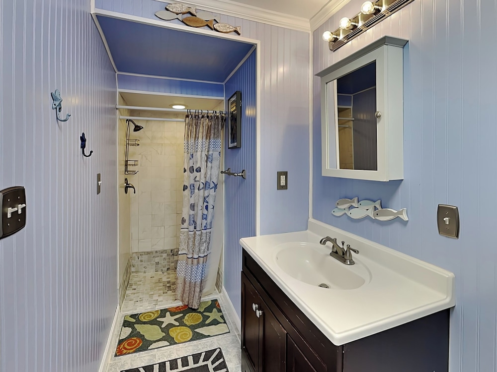 In Good Sands by Topsail Realty