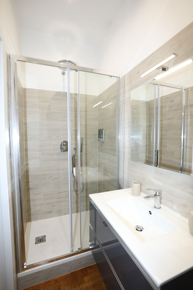 Unique Luxury Apartment and Rooms