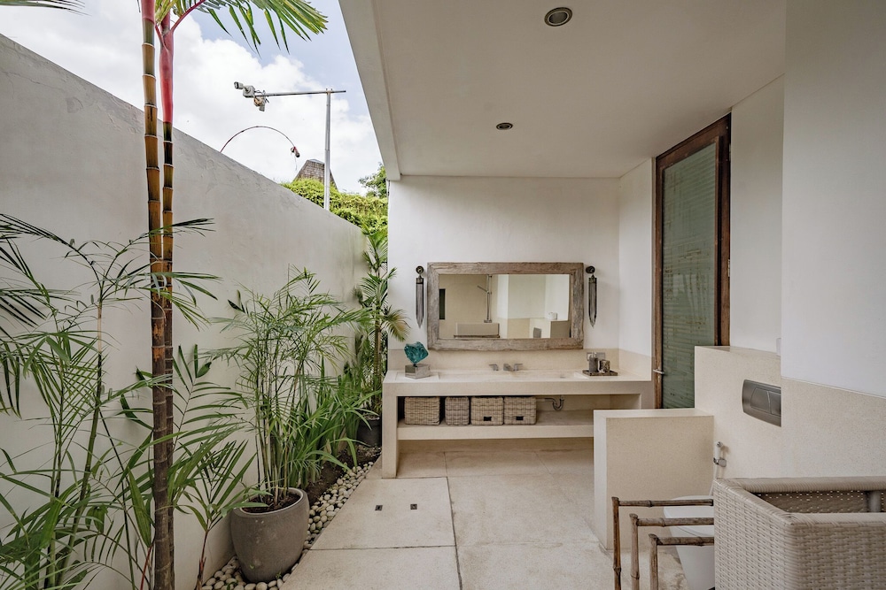 Holistic Horizon Bali