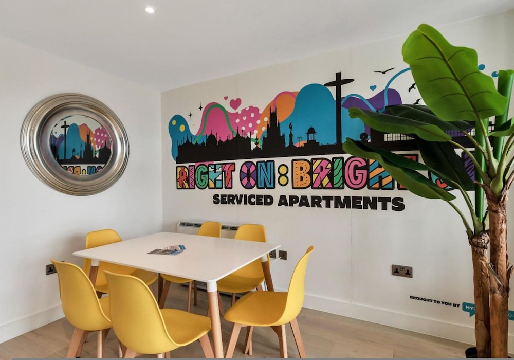 Right On Bright On Apartment 1E - City Centre Luxury Apartments view 4