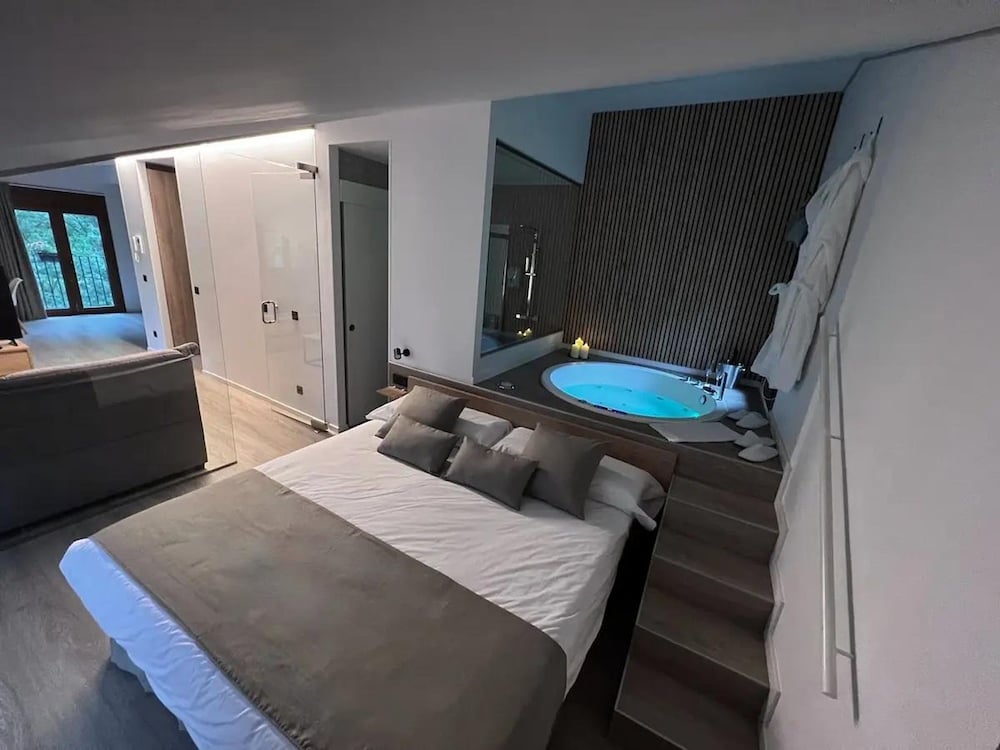 Spacious one Bedroom Suite - Deluxe Loft
