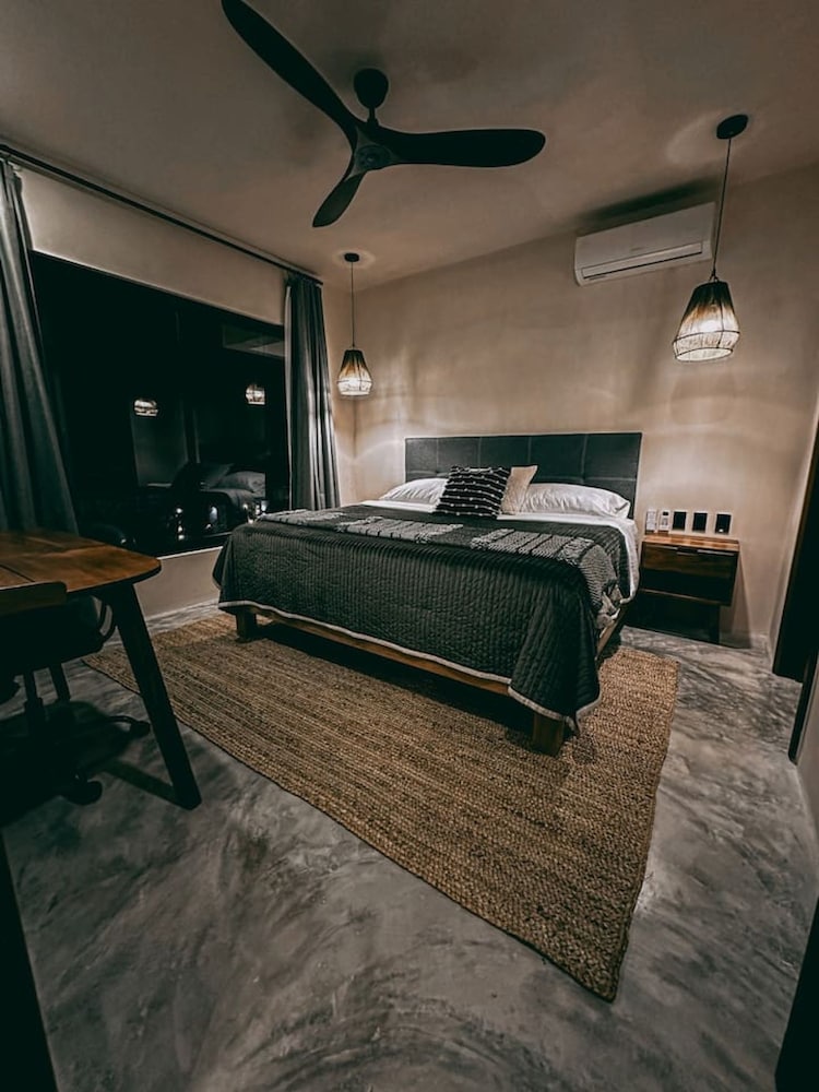 Luxury Penthouse w Jungle Views
