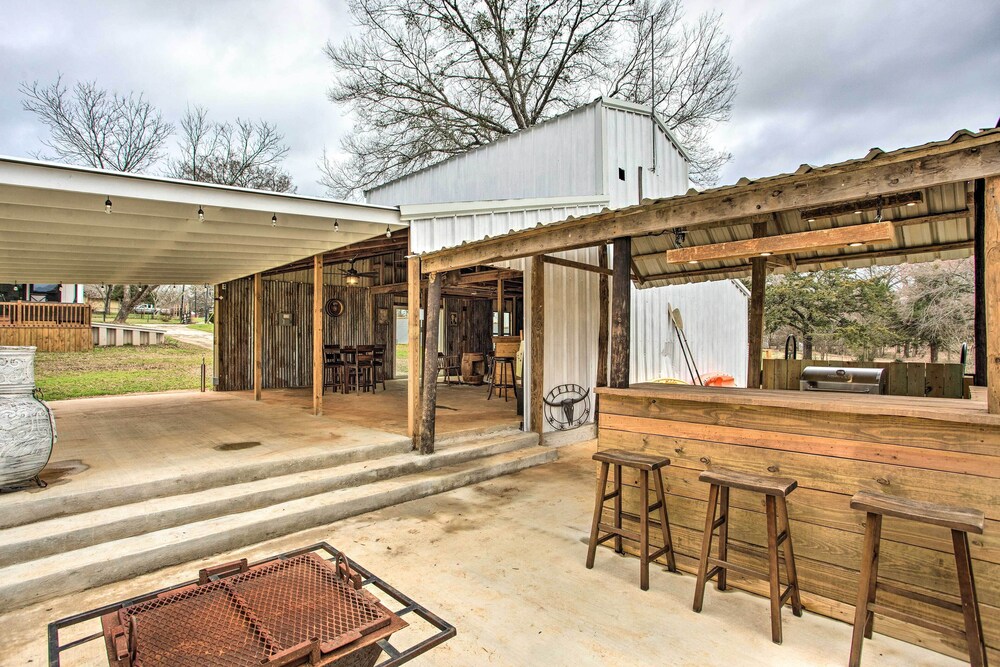 Lakefront Frankston Home w/ Guest Studio! - Property Image 18