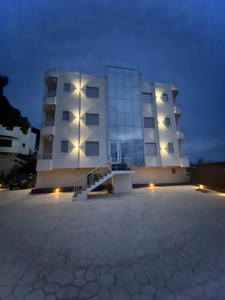 Hotel AL Hotel - Image 1