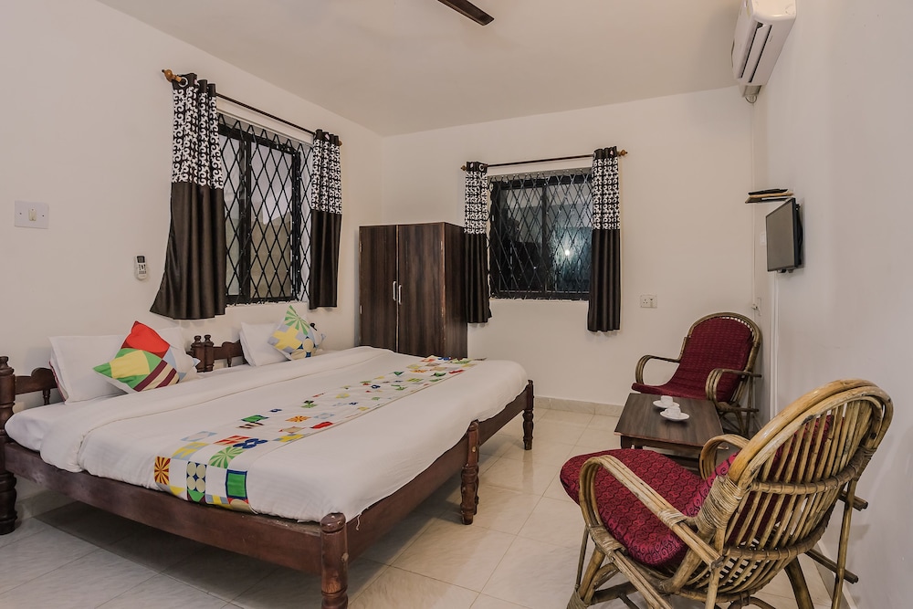 OYO 24114 Home Decent Studio Candolim