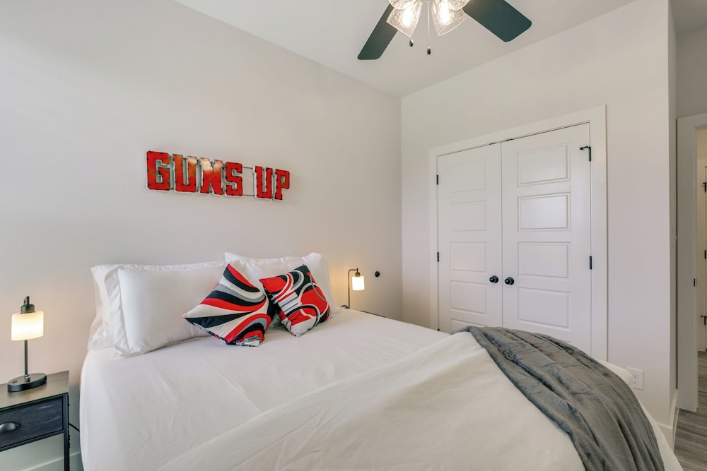 Hot Tub & Game Room: 'raider Resort' in Lubbock