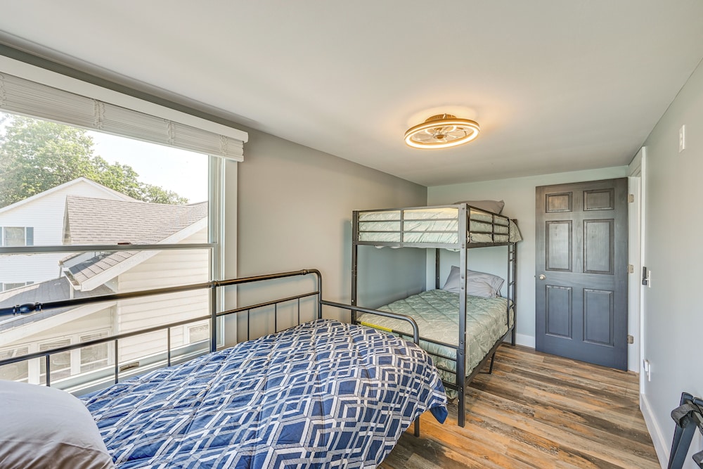 Private Indoor Hot Tub: Fish & Boat on Sylvan Lake