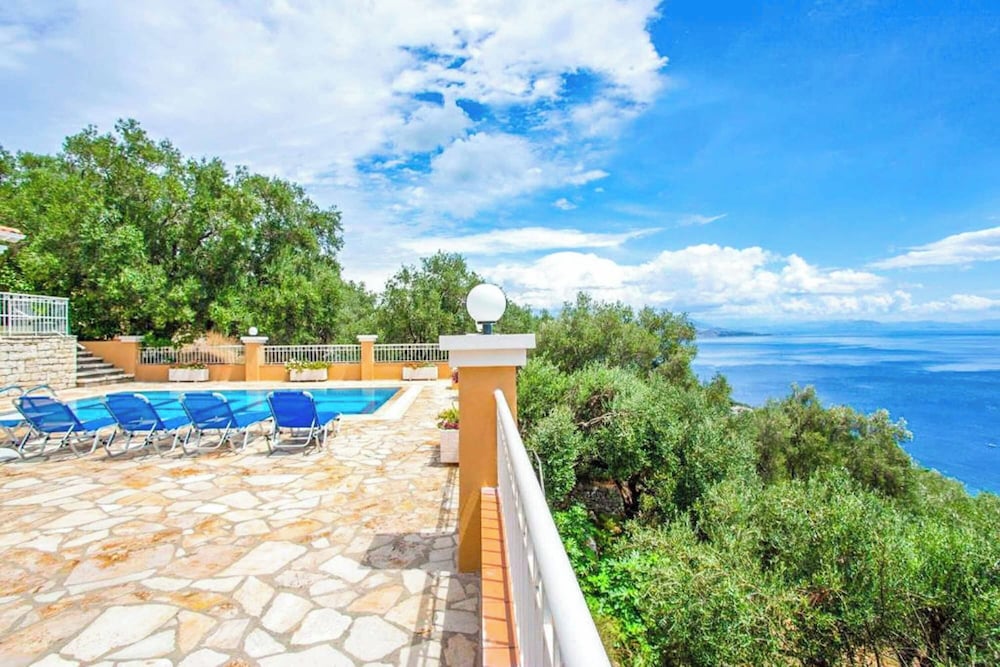 Villa Elena Costa