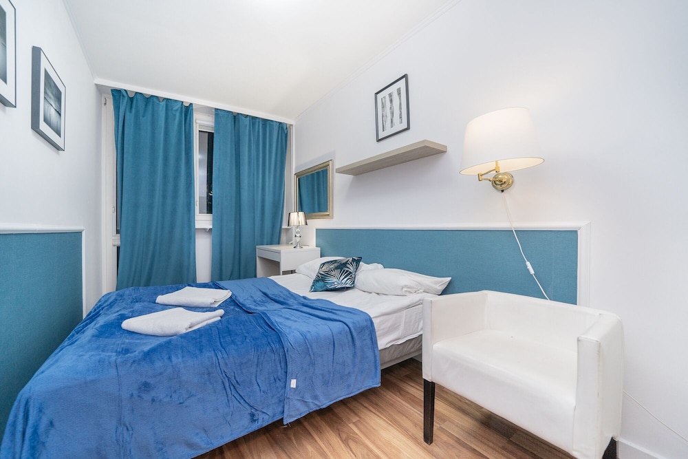 UNIT Short Rent Apartment by Warsaw Metro Station
