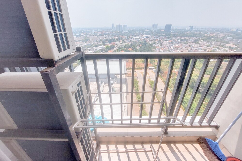 Spacious And Nice 2Br At Bintaro Embarcadero Apartment