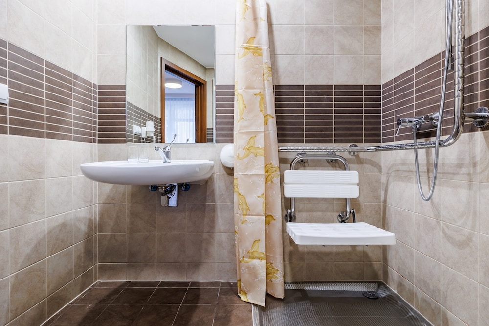 Villa Riva - Five Bedroom Villa With Pool and Sea View