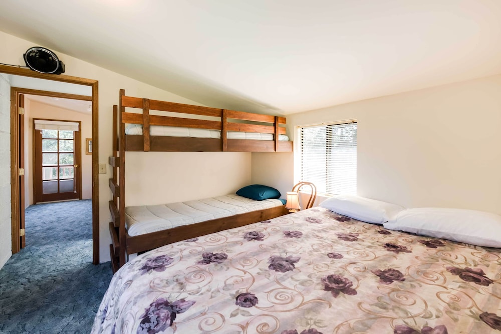Conconully Cabin on 42 Private Acres Near Hiking! view 4