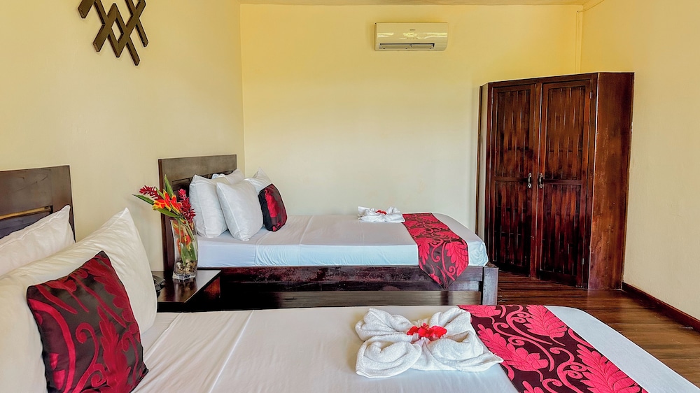 Tabulia Tree Hotel and Villas