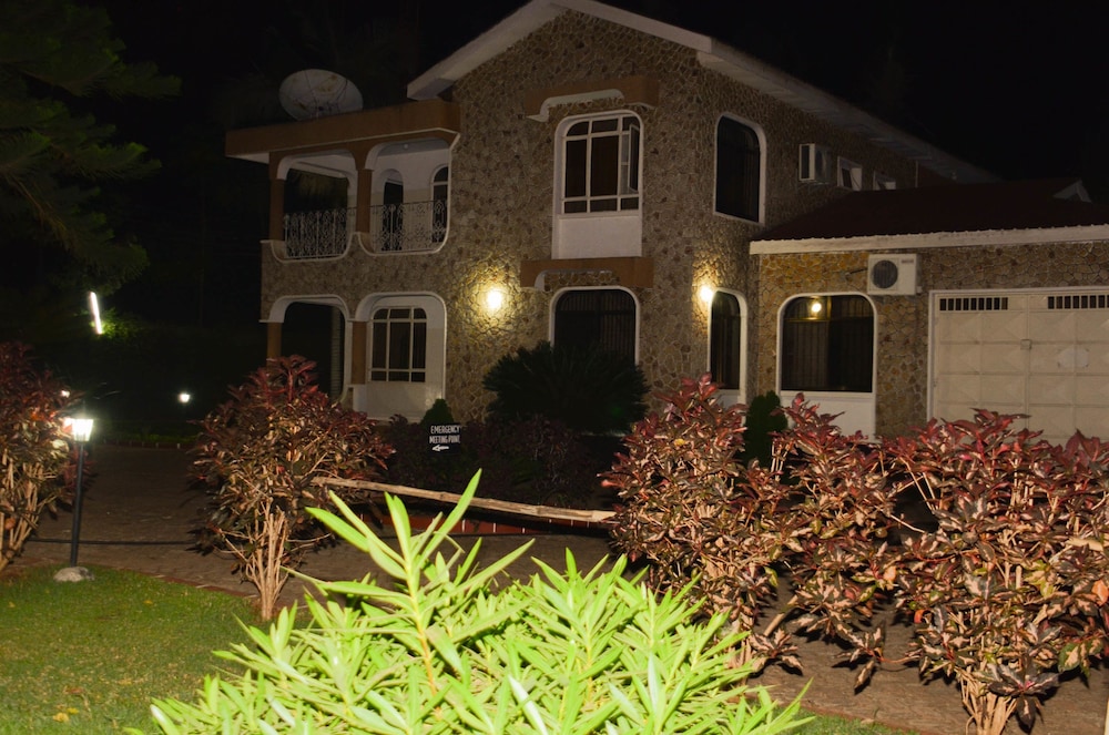 Mama Thea Homes - Hostel