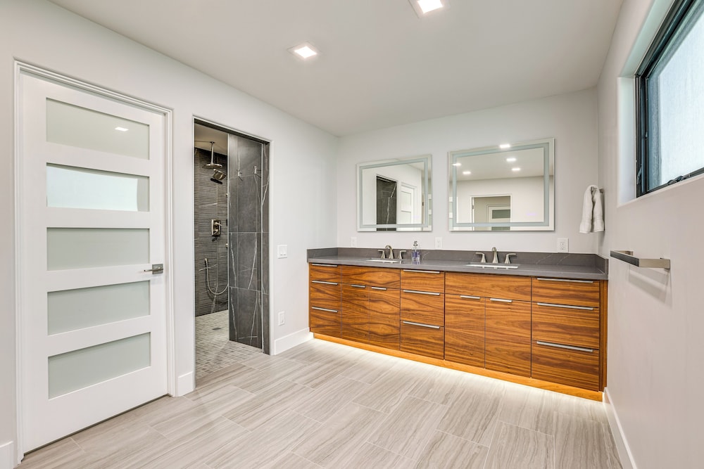 Luxury Scottsdale Home w/ Private Pool & Gas Grill