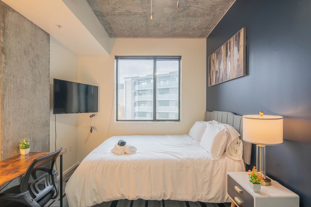 ROVE LIVING/KL - Roosevelt Point