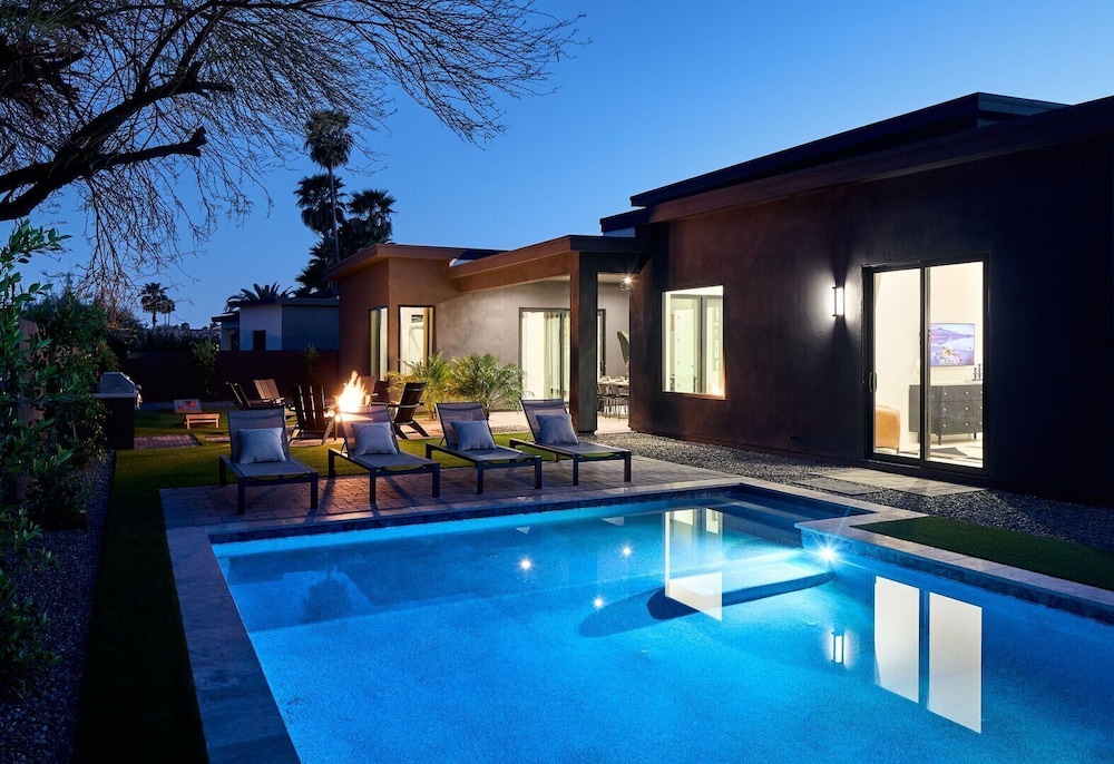 Luxe - Solstice Retreat - Heated Pools - 2 Homes