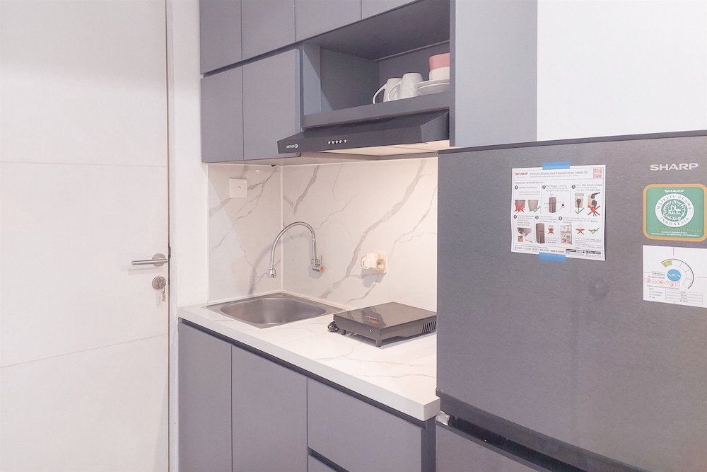 Relaxing And Homey Studio At Urbantown Serpong Apartment
