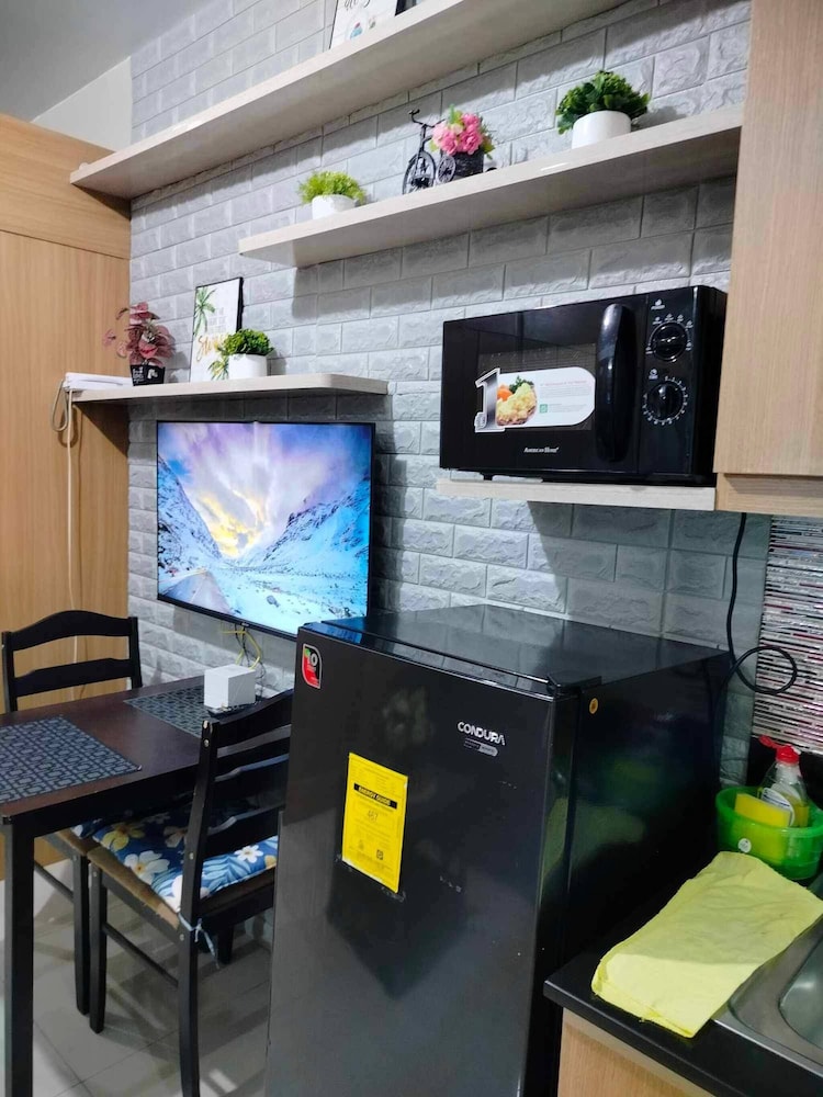 Peaceful Pasay Oasis - Entire Apartment for Rent